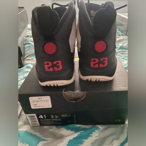 Jordan Retro 9 youth size 4.5